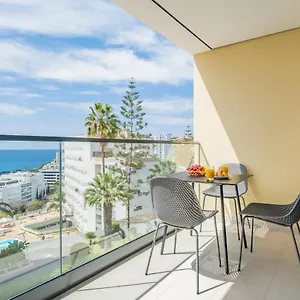 With Ocean View And Parking Apartament
