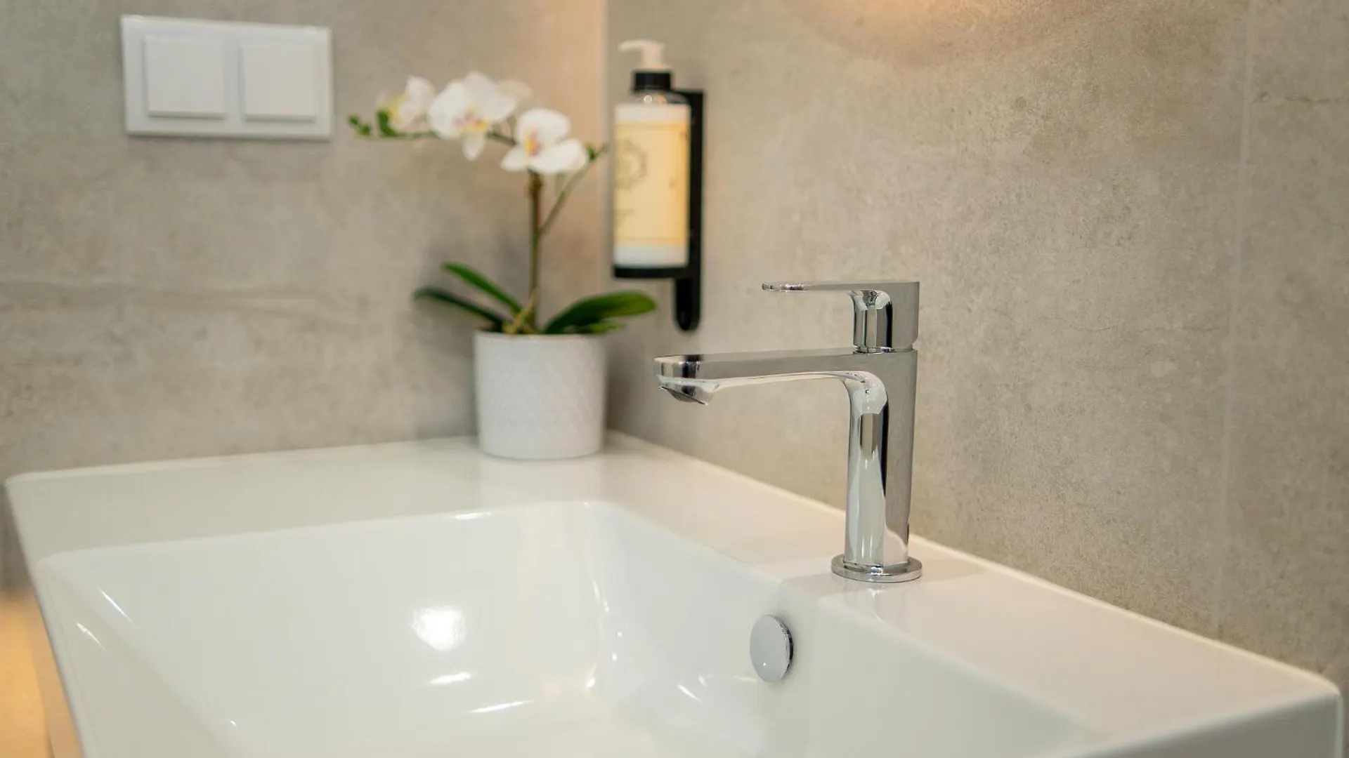 Safira Suites 102 Funchal  0*, Funchal (Madeira)